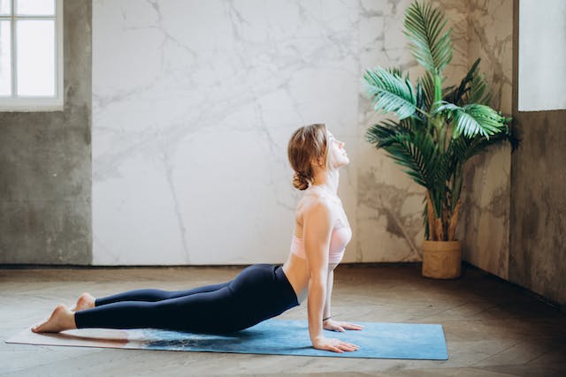 Intégrer le yoga dans votre routine quotidienne conseils et astuces pratiques
